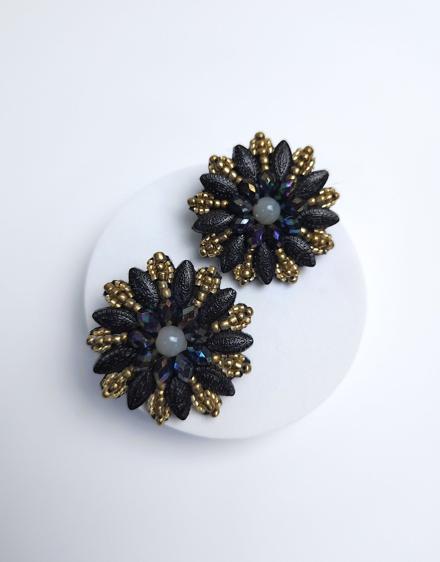 Flora Nero Studs