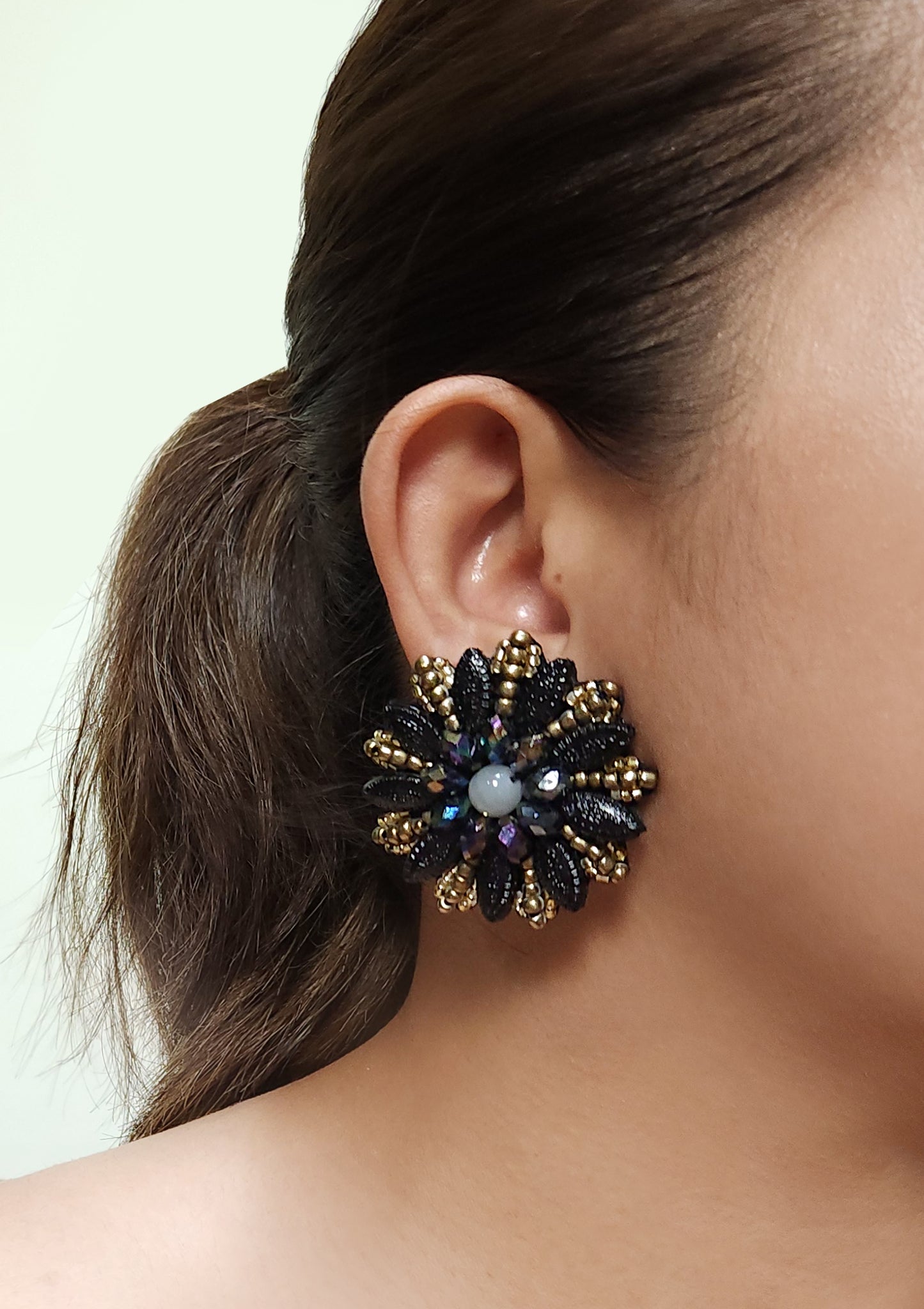 Flora Nero Studs